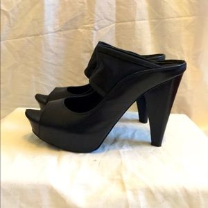 Donald J Pliner heels size 8